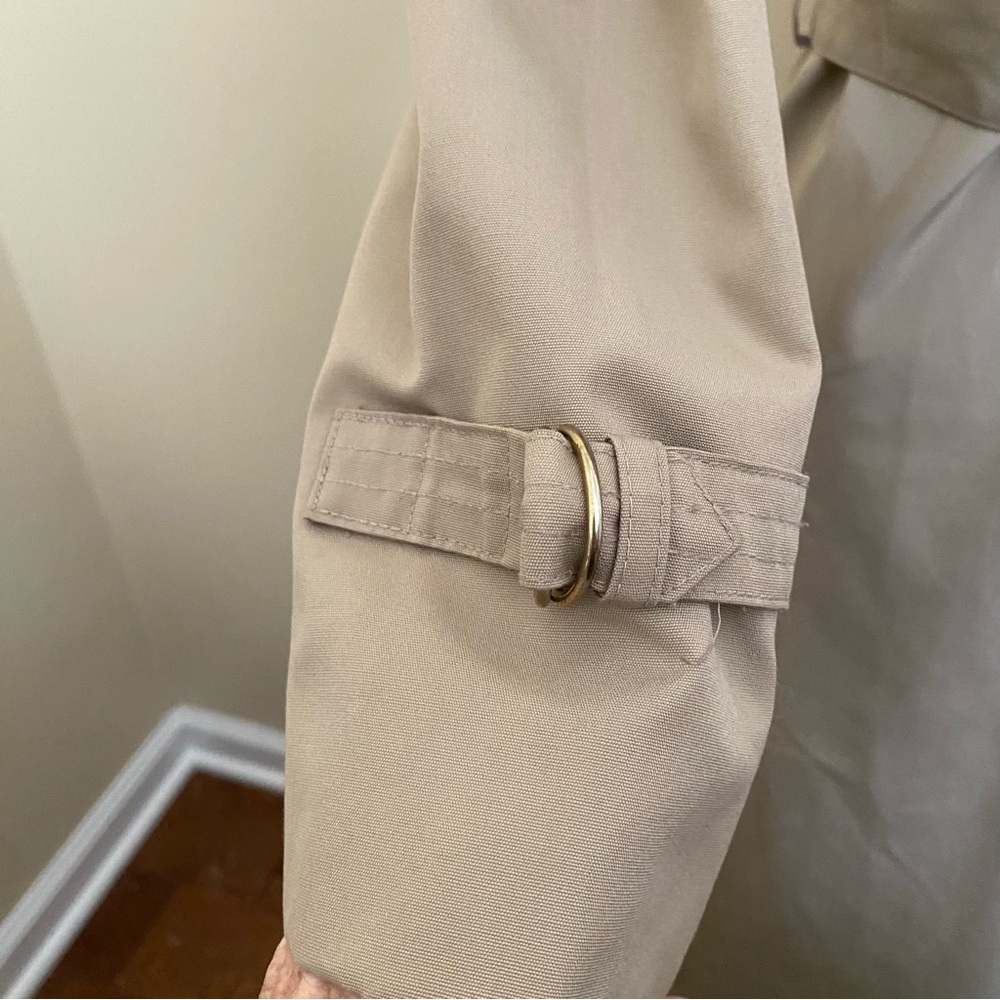 Women’s Trench Dress Coat size 8PET Beige w/ red details, tie waist, like new - Picture 5 of 16